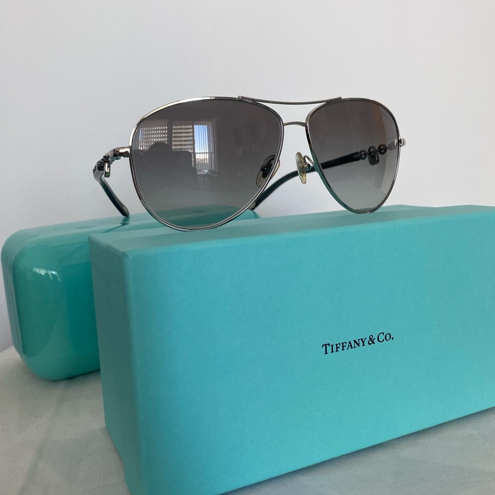 Tiffany & Co. TF3034 Aviator Sunglasses – Silver | classic chic